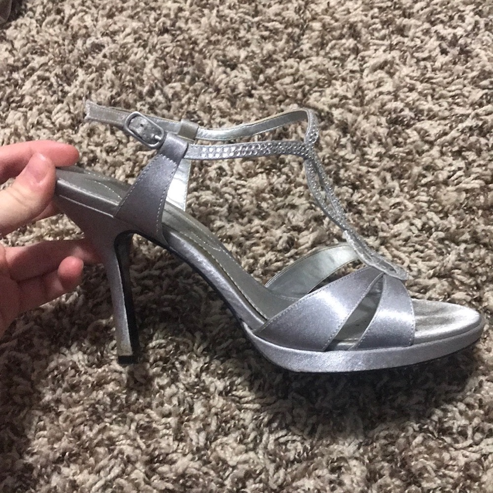 heels - Picture 2 of 2